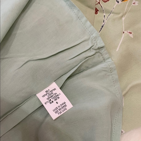 Green floral Mini Dress - Picture 3 of 5